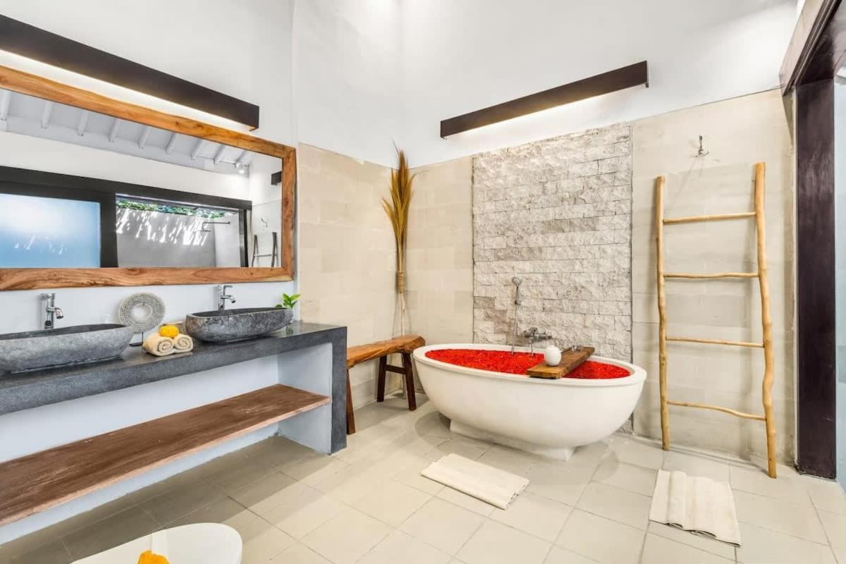 Villa New York - 4 Bdr Pool Luxury Villa, Next To The Forge Bali 세미냑 외부 사진